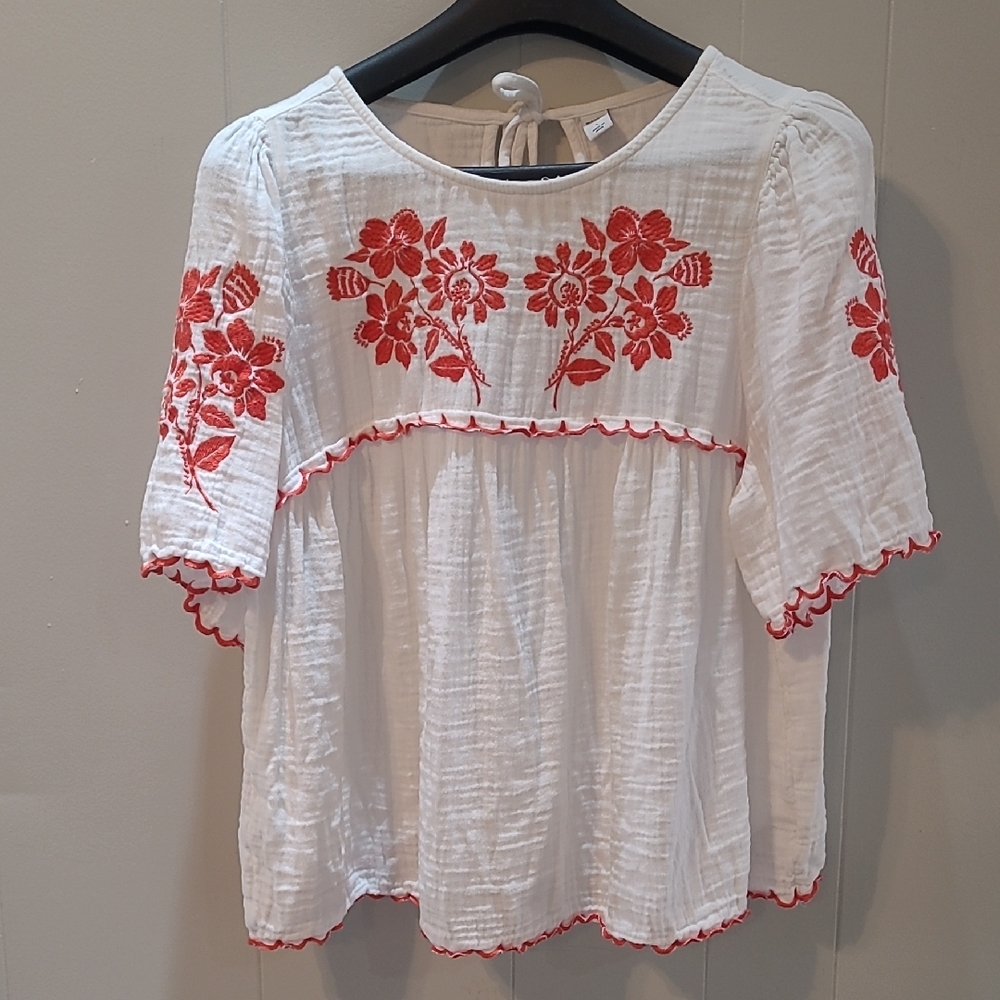 Old Navy White and Red Ruffled Blouse